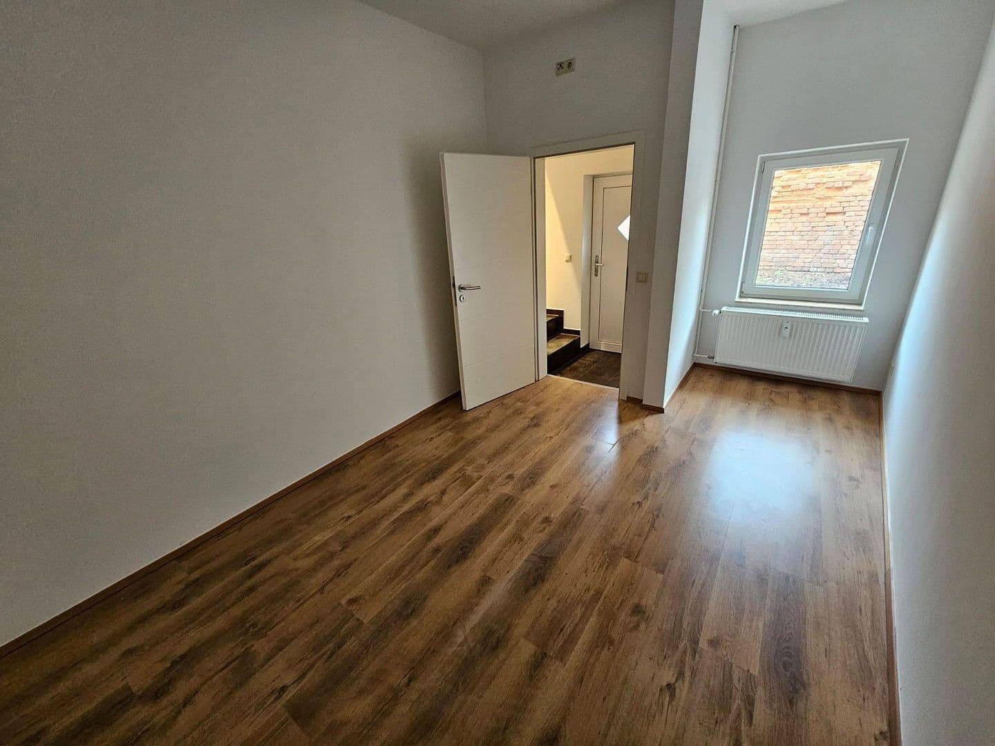 Prenájom bytu 4-izbový 107 m², Sielower Str. 55, Cottbus, Brandenbursko Prenájom bytu 4-izbový 107 m², Sielower Str. 55, Cottbus, Brandenbursko