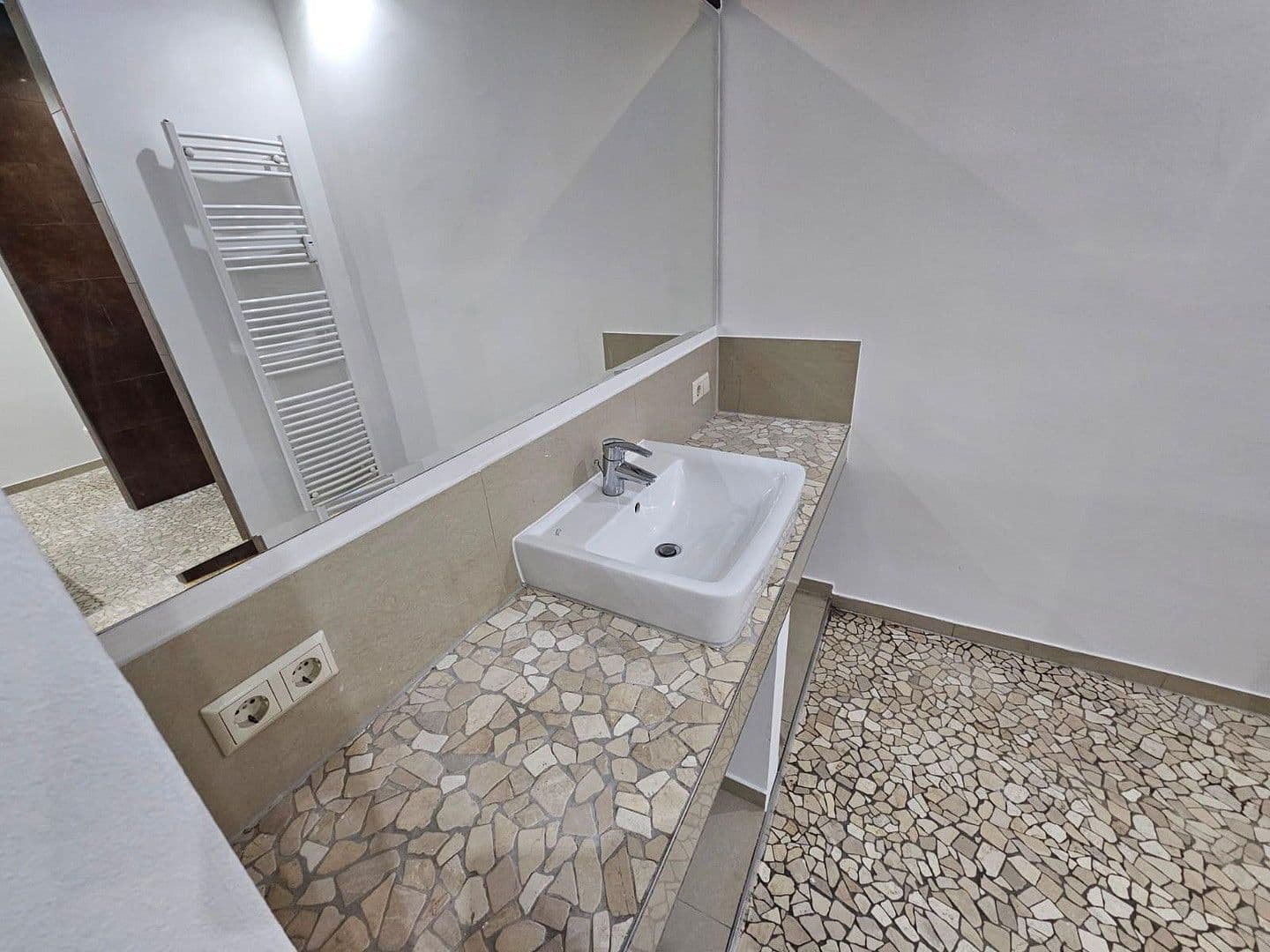 Prenájom bytu 4-izbový 107 m², Sielower Str. 55, Cottbus, Brandenbursko Prenájom bytu 4-izbový 107 m², Sielower Str. 55, Cottbus, Brandenbursko