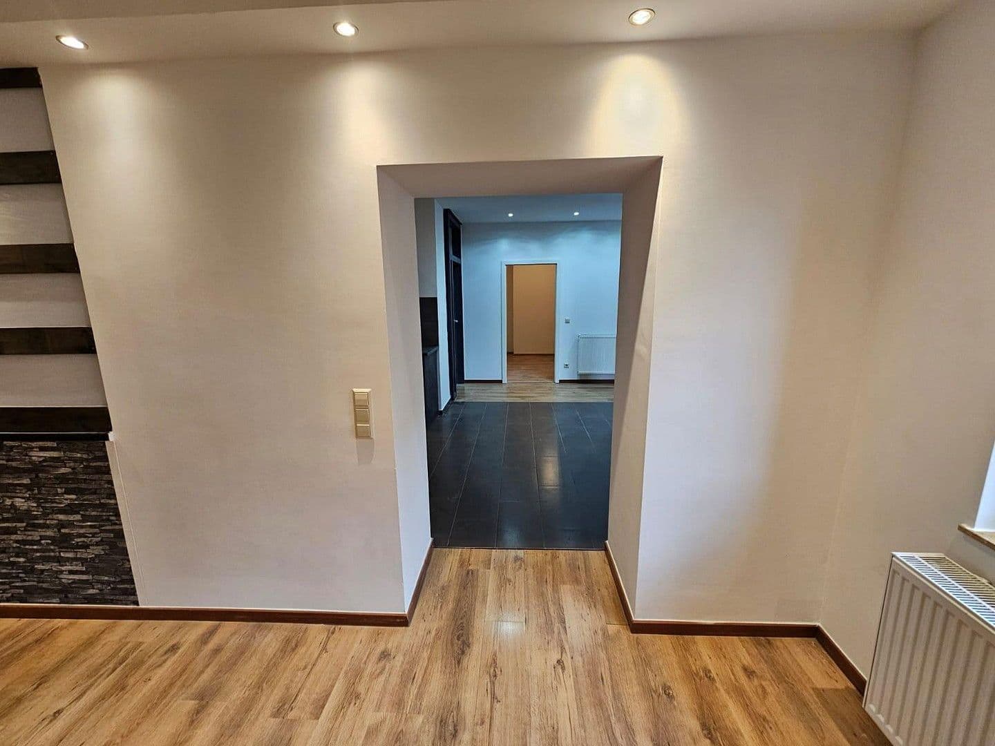 Prenájom bytu 4-izbový 107 m², Sielower Str. 55, Cottbus, Brandenbursko Prenájom bytu 4-izbový 107 m², Sielower Str. 55, Cottbus, Brandenbursko