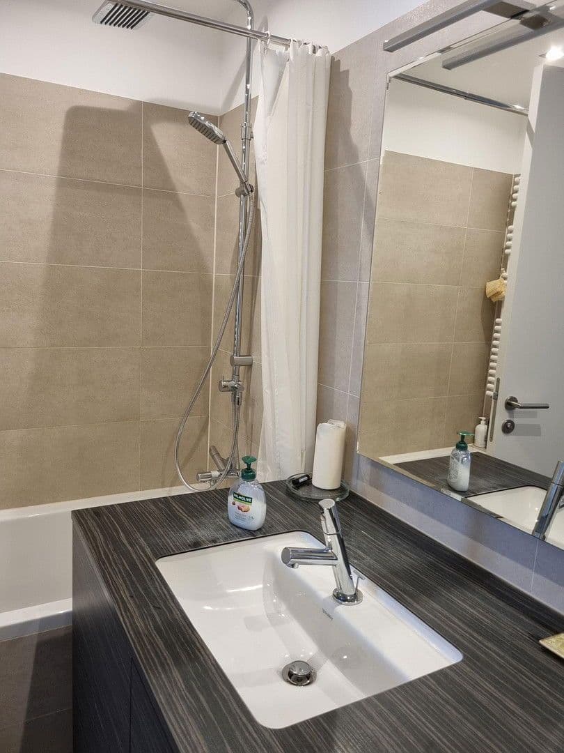 Prenájom bytu 3-izbový 60 m², Wien, Viedeň Prenájom bytu 3-izbový 60 m², Wien, Viedeň