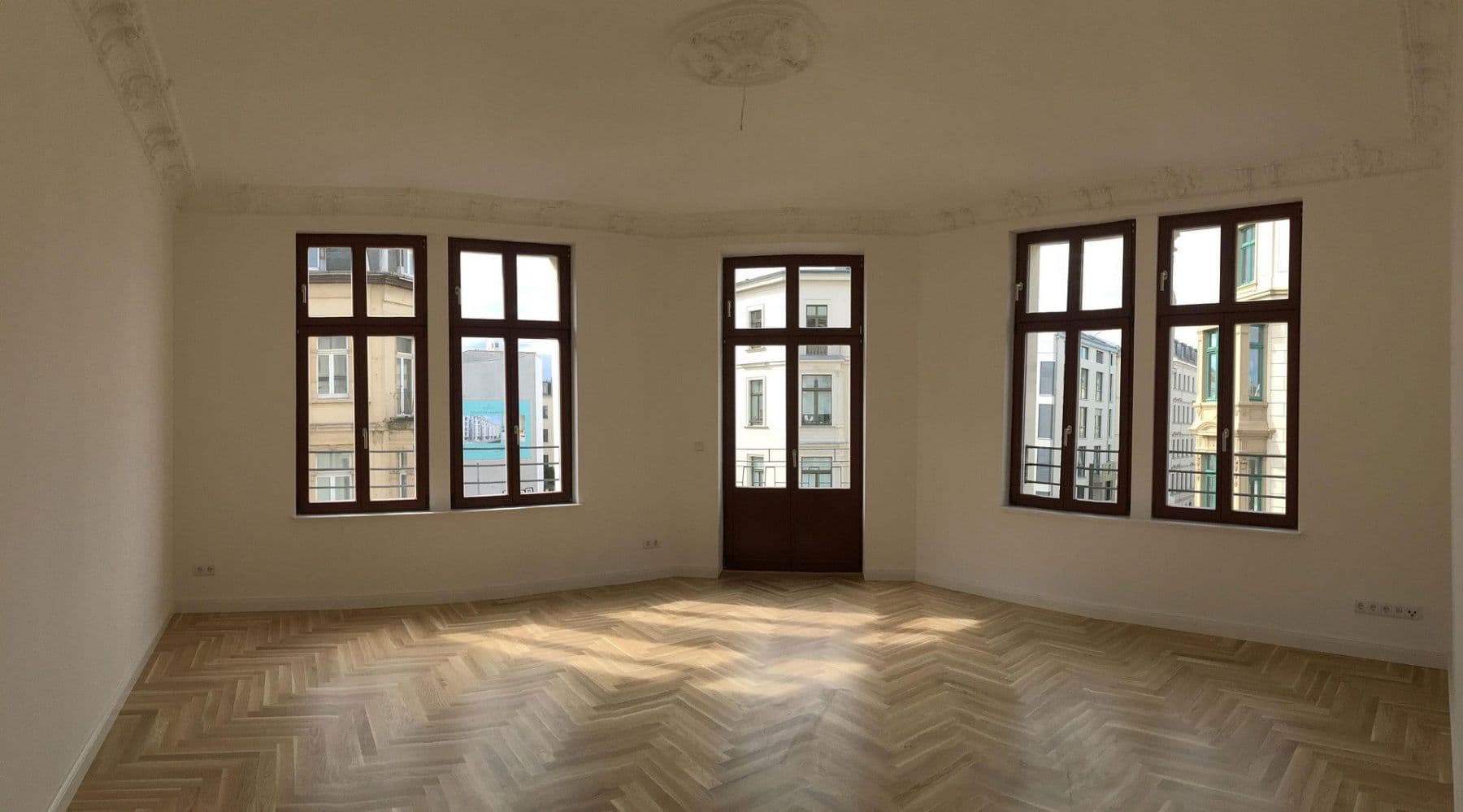 Prenájom bytu 2-izbový 77 m², Leipzig, Sasko Prenájom bytu 2-izbový 77 m², Leipzig, Sasko