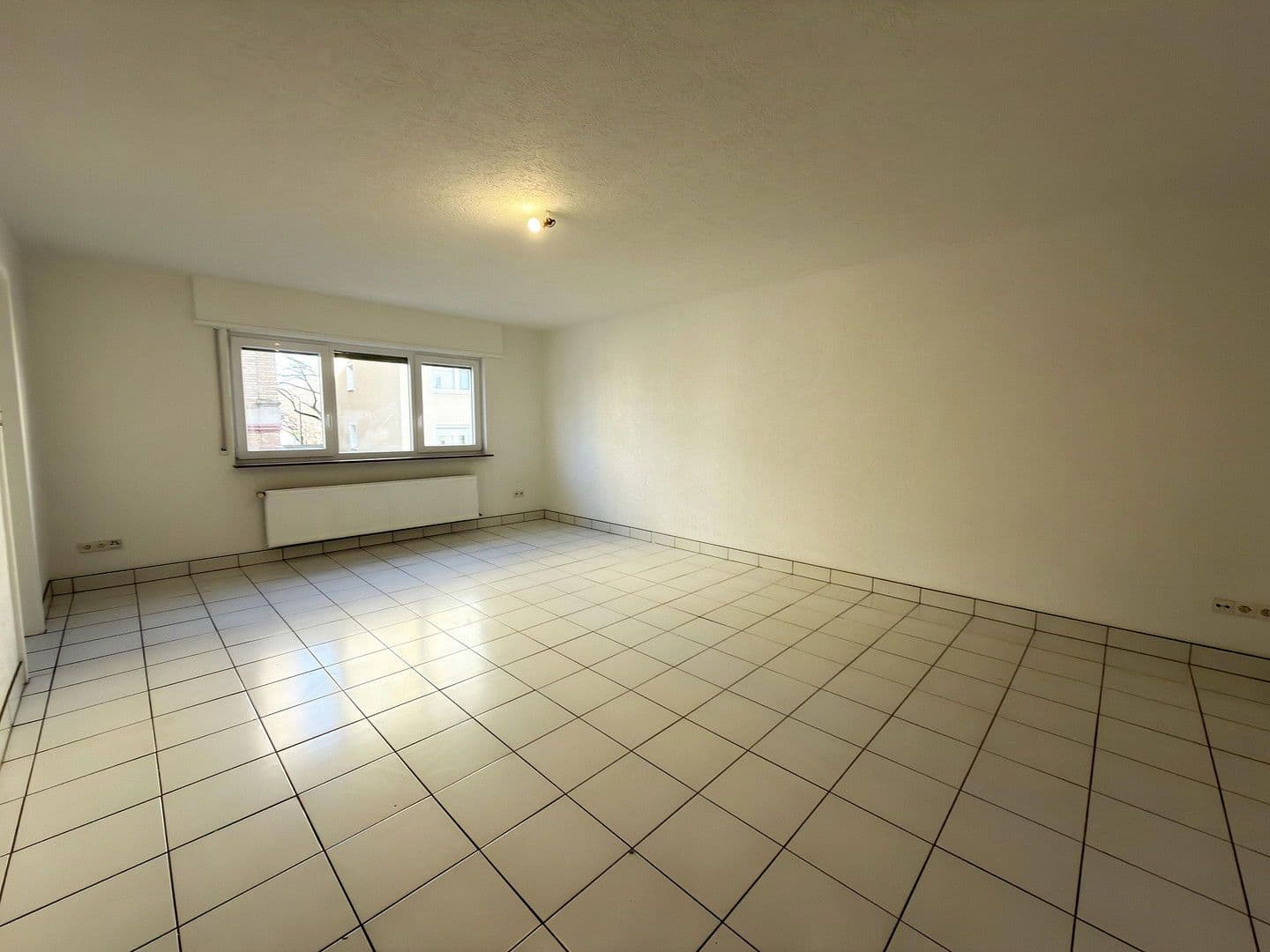 Prenájom bytu 1-izbový 40 m², Stuttgart, Bádensko-Wurttembersko Prenájom bytu 1-izbový 40 m², Stuttgart, Bádensko-Wurttembersko