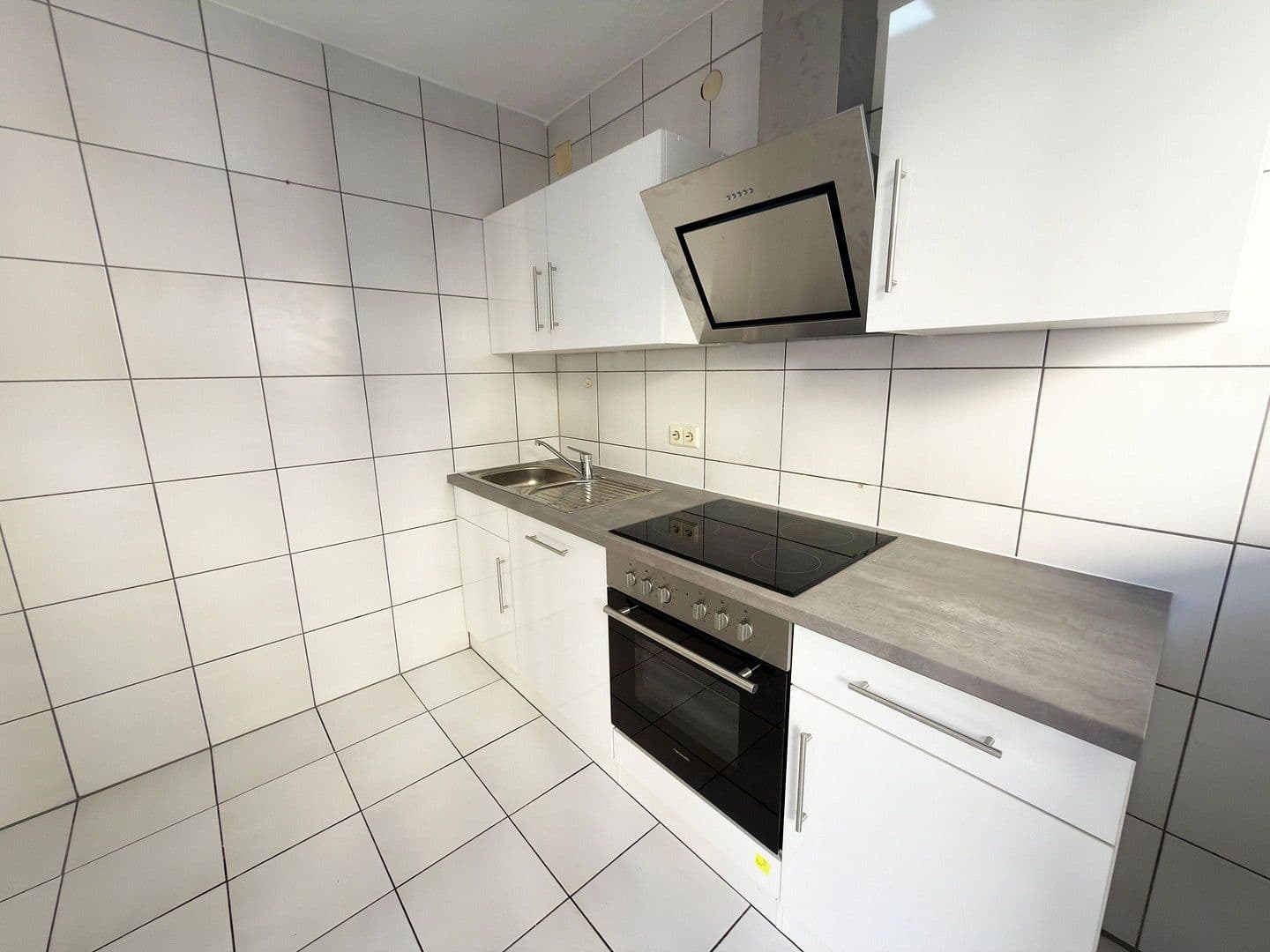 Prenájom bytu 1-izbový 40 m², Stuttgart, Bádensko-Wurttembersko Prenájom bytu 1-izbový 40 m², Stuttgart, Bádensko-Wurttembersko