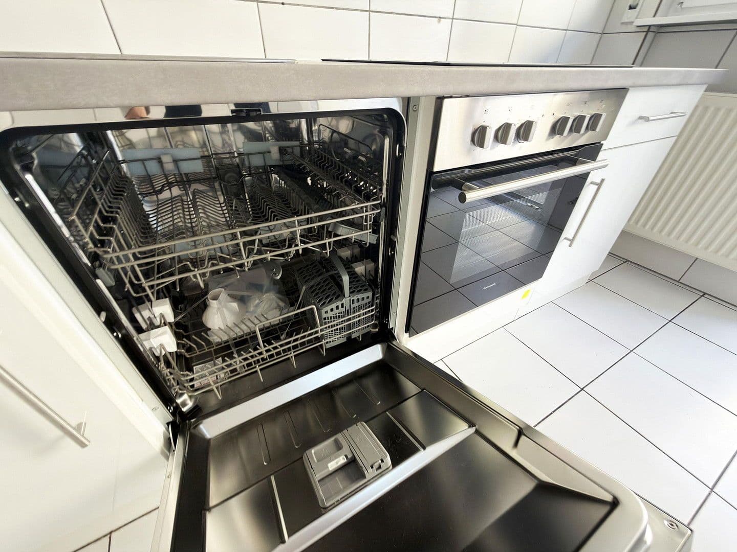 Prenájom bytu 1-izbový 40 m², Stuttgart, Bádensko-Wurttembersko Prenájom bytu 1-izbový 40 m², Stuttgart, Bádensko-Wurttembersko