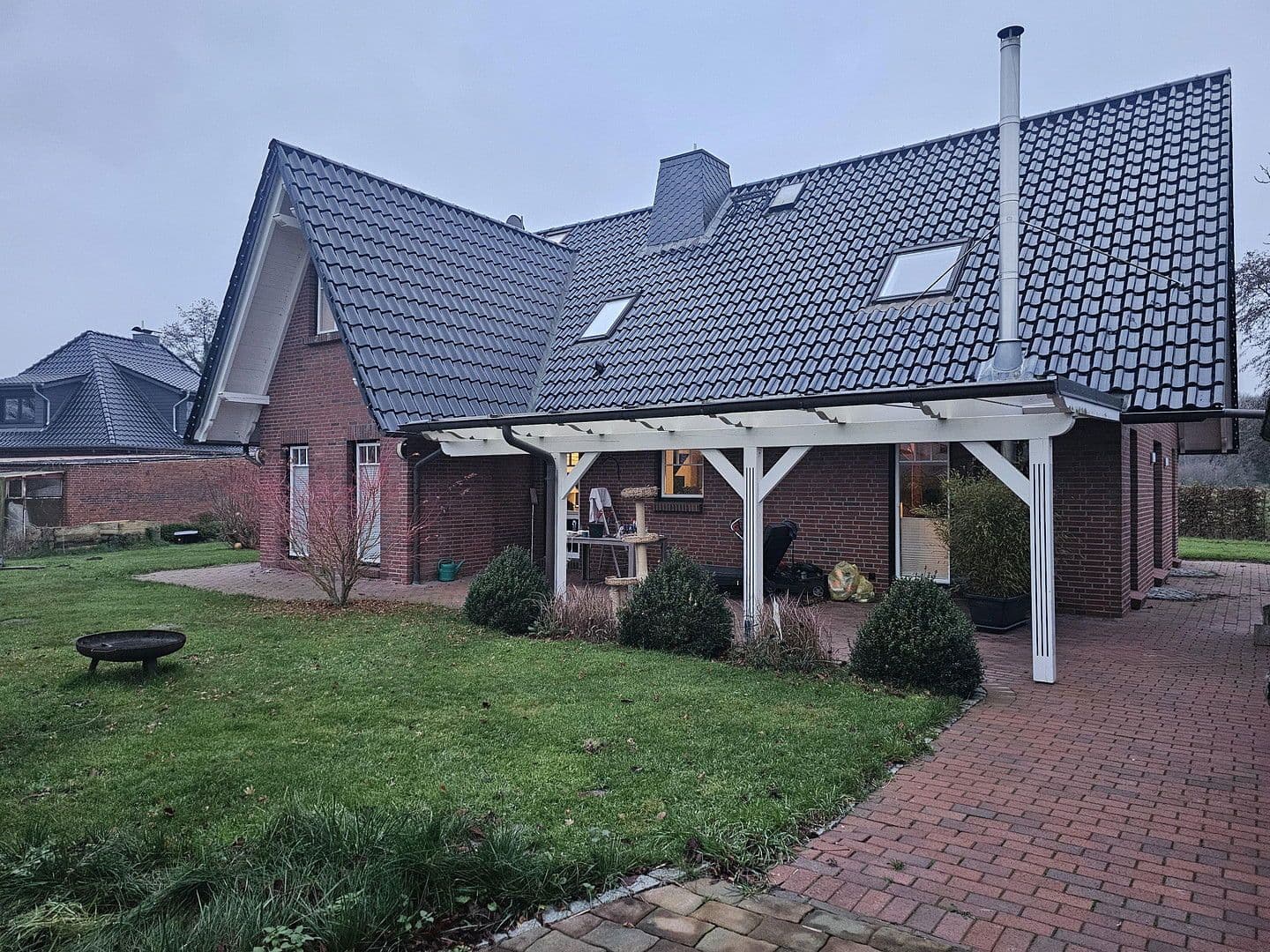 Predaj domu 210 m², pozemek 1.552 m², Neuenkirchen, Dolné Sasko Predaj domu 210 m², pozemek 1.552 m², Neuenkirchen, Dolné Sasko