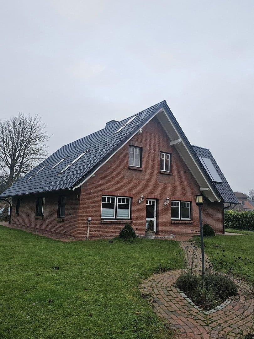 Predaj domu 210 m², pozemek 1.552 m², Neuenkirchen, Dolné Sasko Predaj domu 210 m², pozemek 1.552 m², Neuenkirchen, Dolné Sasko