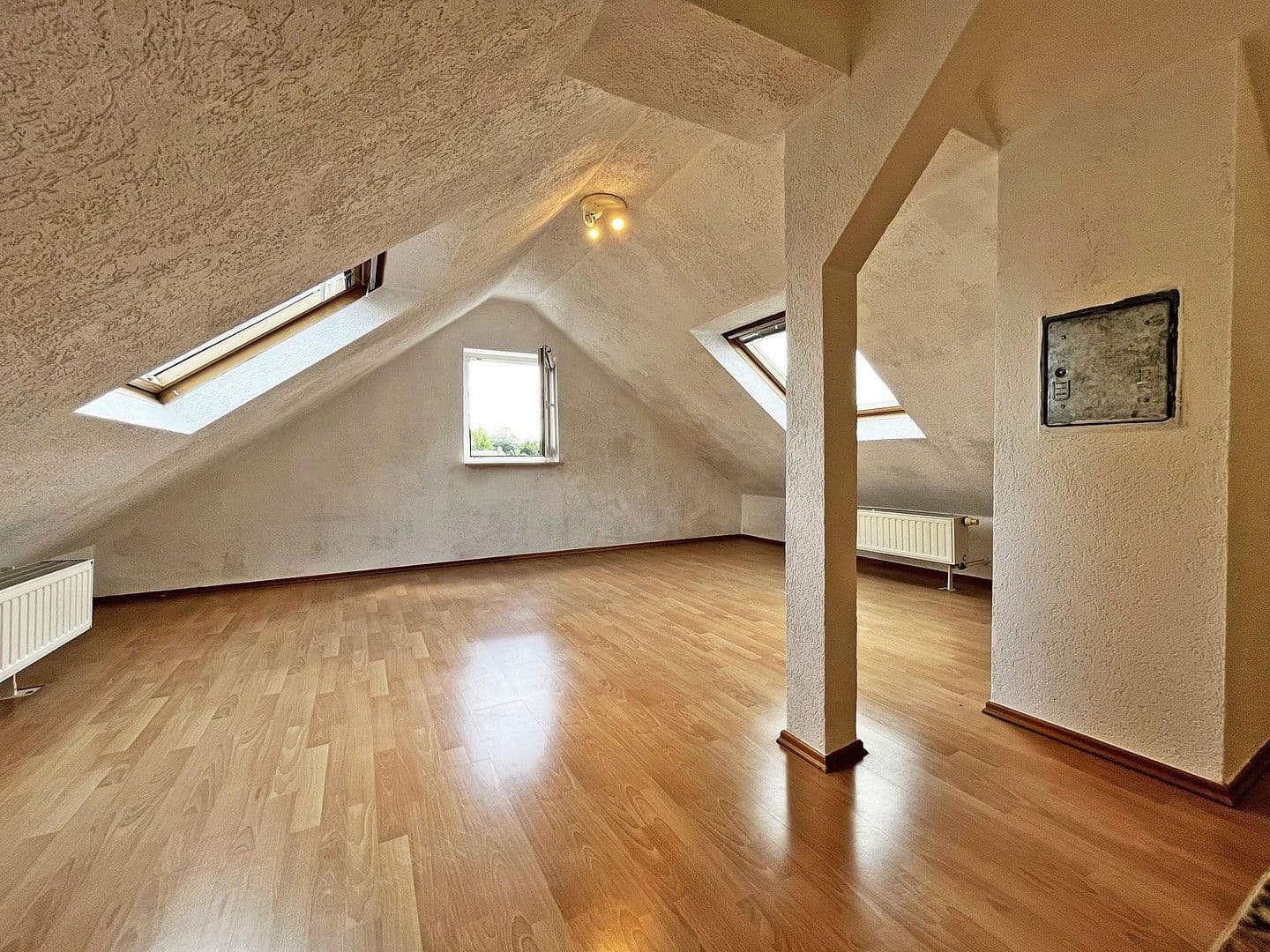 Prenájom bytu 3-izbový 72 m², Heilbronn, Bádensko-Wurttembersko Prenájom bytu 3-izbový 72 m², Heilbronn, Bádensko-Wurttembersko