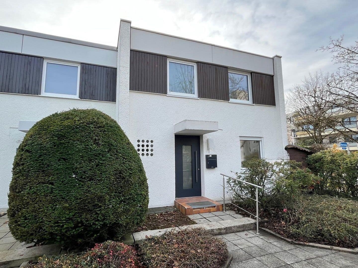 Prenájom bytu 4-izbový 110 m², Ahornring 17, Taufkirchen, Bavorsko Prenájom bytu 4-izbový 110 m², Ahornring 17, Taufkirchen, Bavorsko