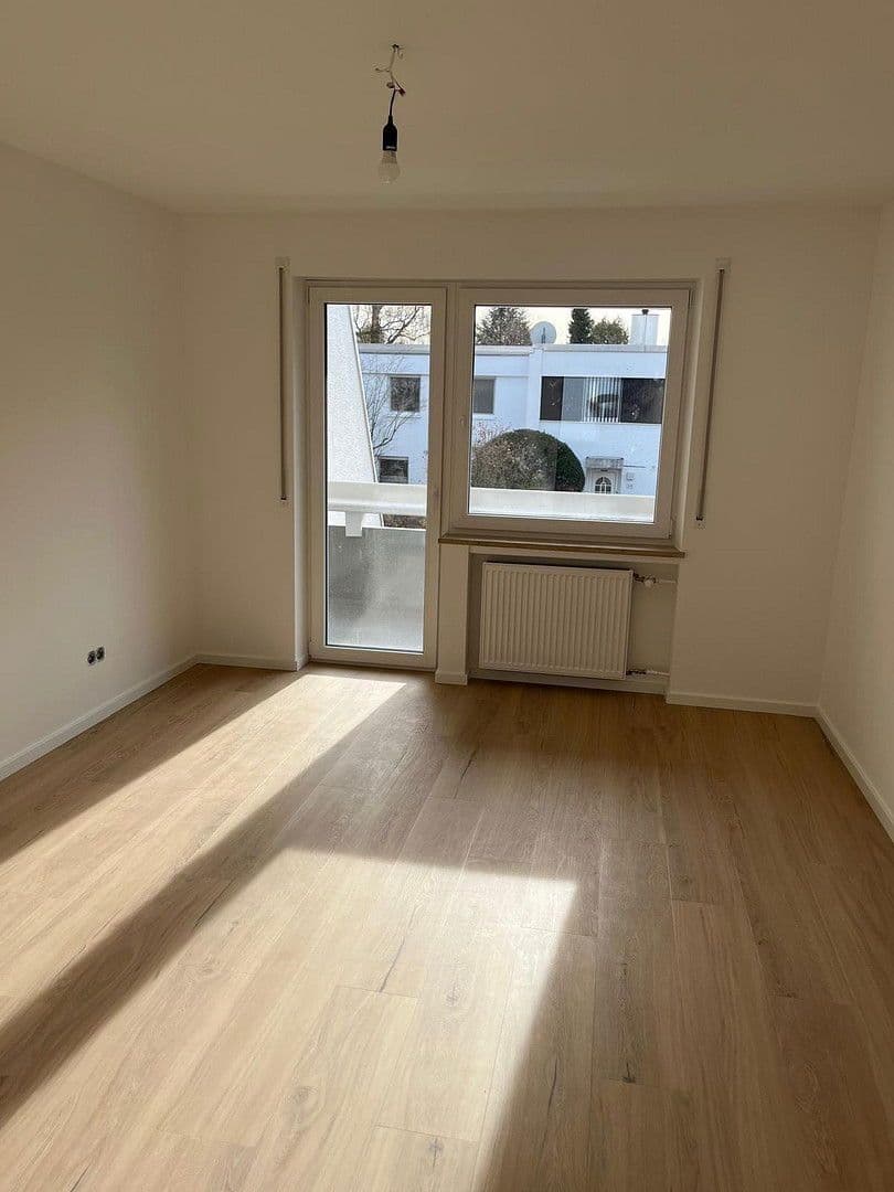 Prenájom bytu 4-izbový 110 m², Ahornring 17, Taufkirchen, Bavorsko Prenájom bytu 4-izbový 110 m², Ahornring 17, Taufkirchen, Bavorsko