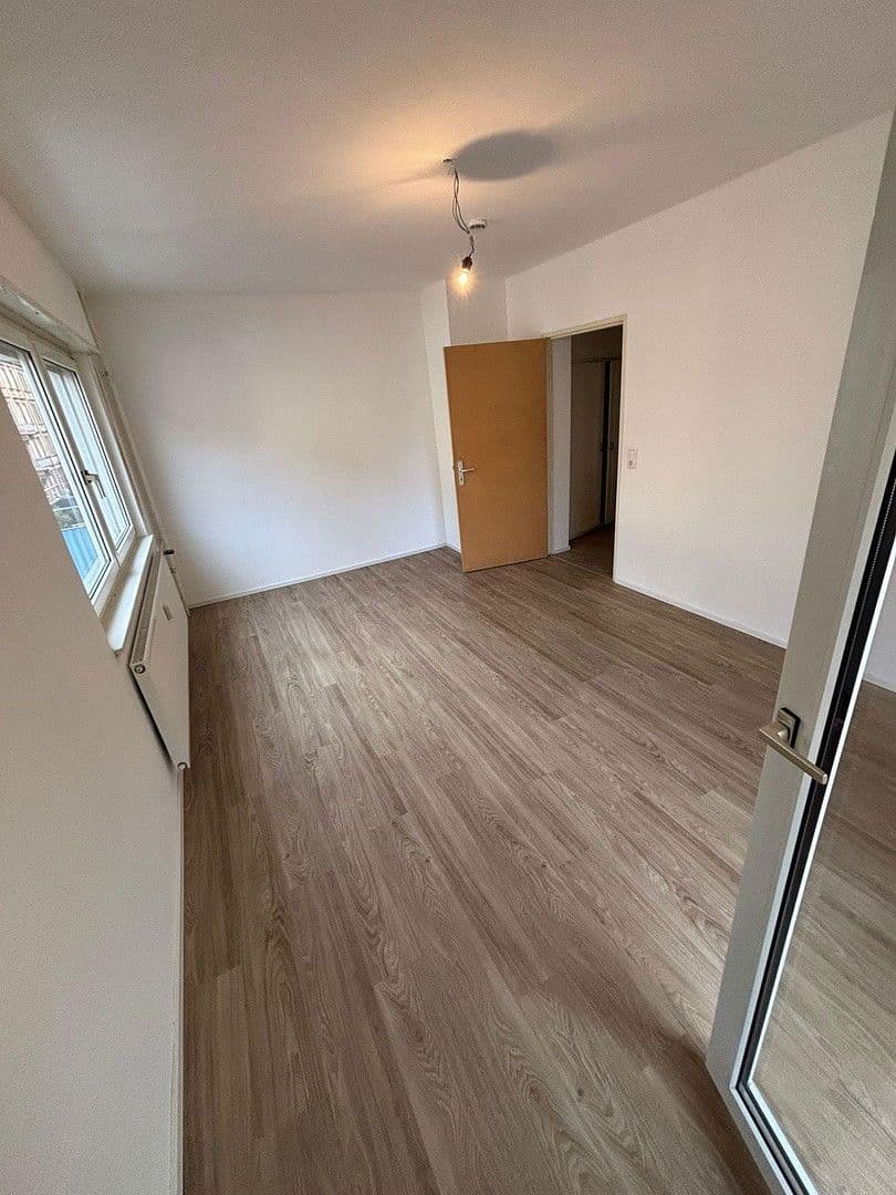 Prenájom bytu 1-izbový 39 m², Mannheim, Bádensko-Wurttembersko Prenájom bytu 1-izbový 39 m², Mannheim, Bádensko-Wurttembersko