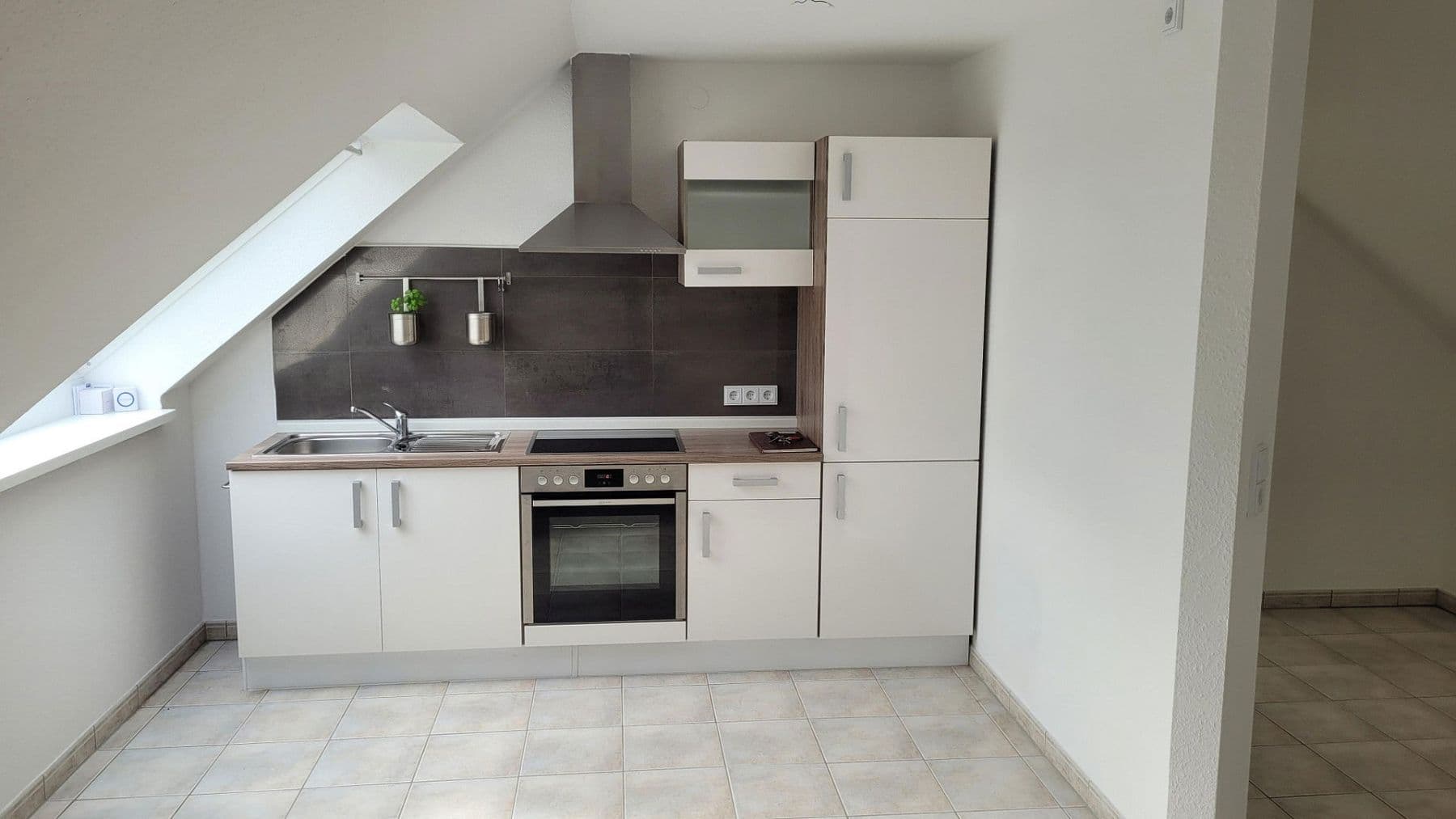 Prenájom bytu 3-izbový 100 m², Bosau, Šlezvicko-Holštajnsko Prenájom bytu 3-izbový 100 m², Bosau, Šlezvicko-Holštajnsko