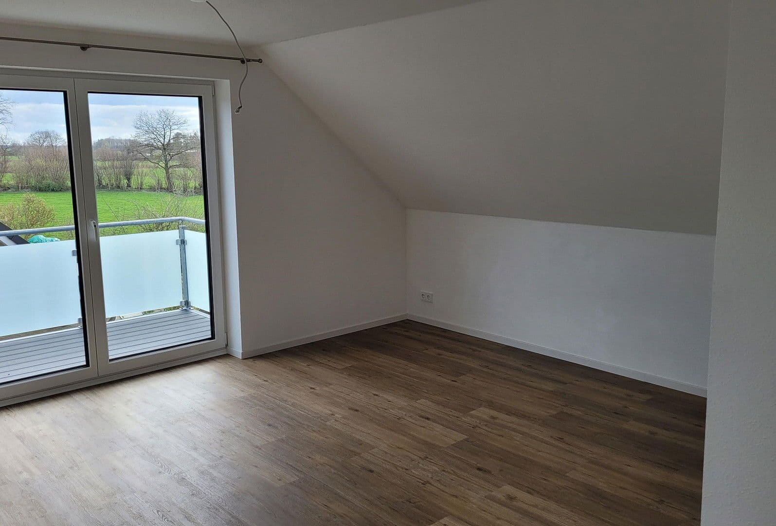 Prenájom bytu 3-izbový 100 m², Bosau, Šlezvicko-Holštajnsko Prenájom bytu 3-izbový 100 m², Bosau, Šlezvicko-Holštajnsko