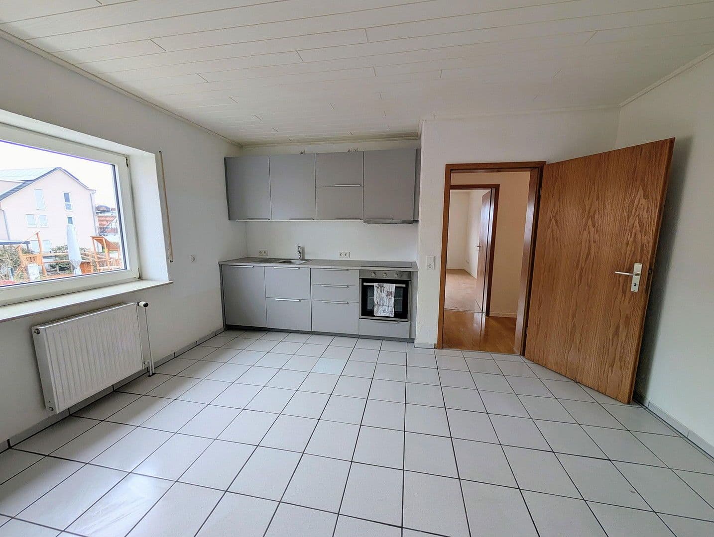 Prenájom bytu 3-izbový 99 m², Büttelborn, Hesensko Prenájom bytu 3-izbový 99 m², Büttelborn, Hesensko