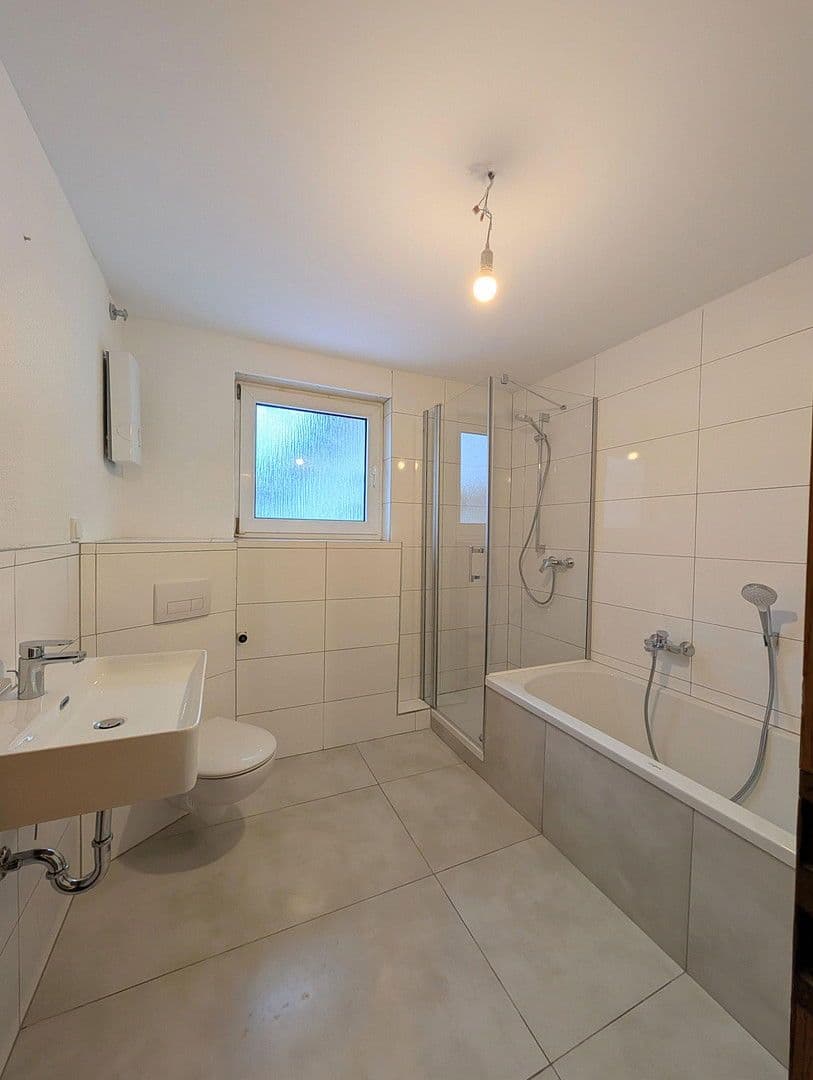 Prenájom bytu 3-izbový 99 m², Büttelborn, Hesensko Prenájom bytu 3-izbový 99 m², Büttelborn, Hesensko