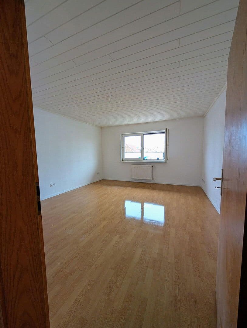 Prenájom bytu 3-izbový 99 m², Büttelborn, Hesensko Prenájom bytu 3-izbový 99 m², Büttelborn, Hesensko