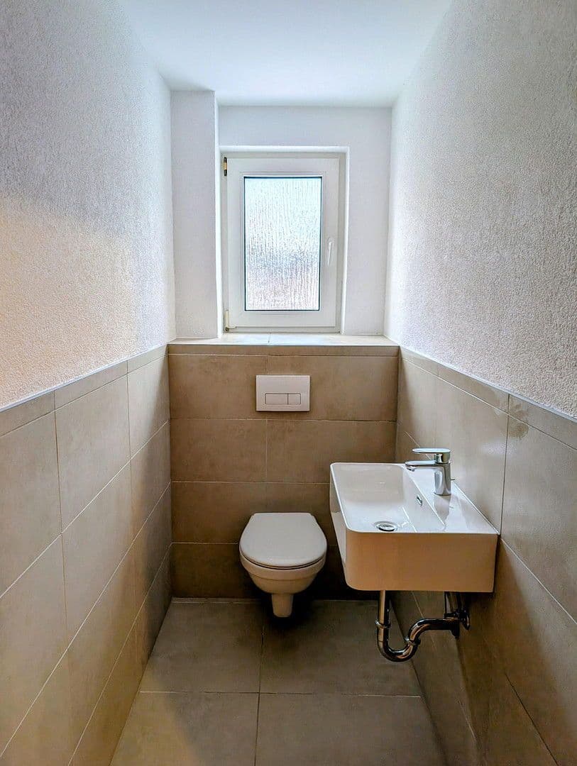 Prenájom bytu 3-izbový 99 m², Büttelborn, Hesensko Prenájom bytu 3-izbový 99 m², Büttelborn, Hesensko