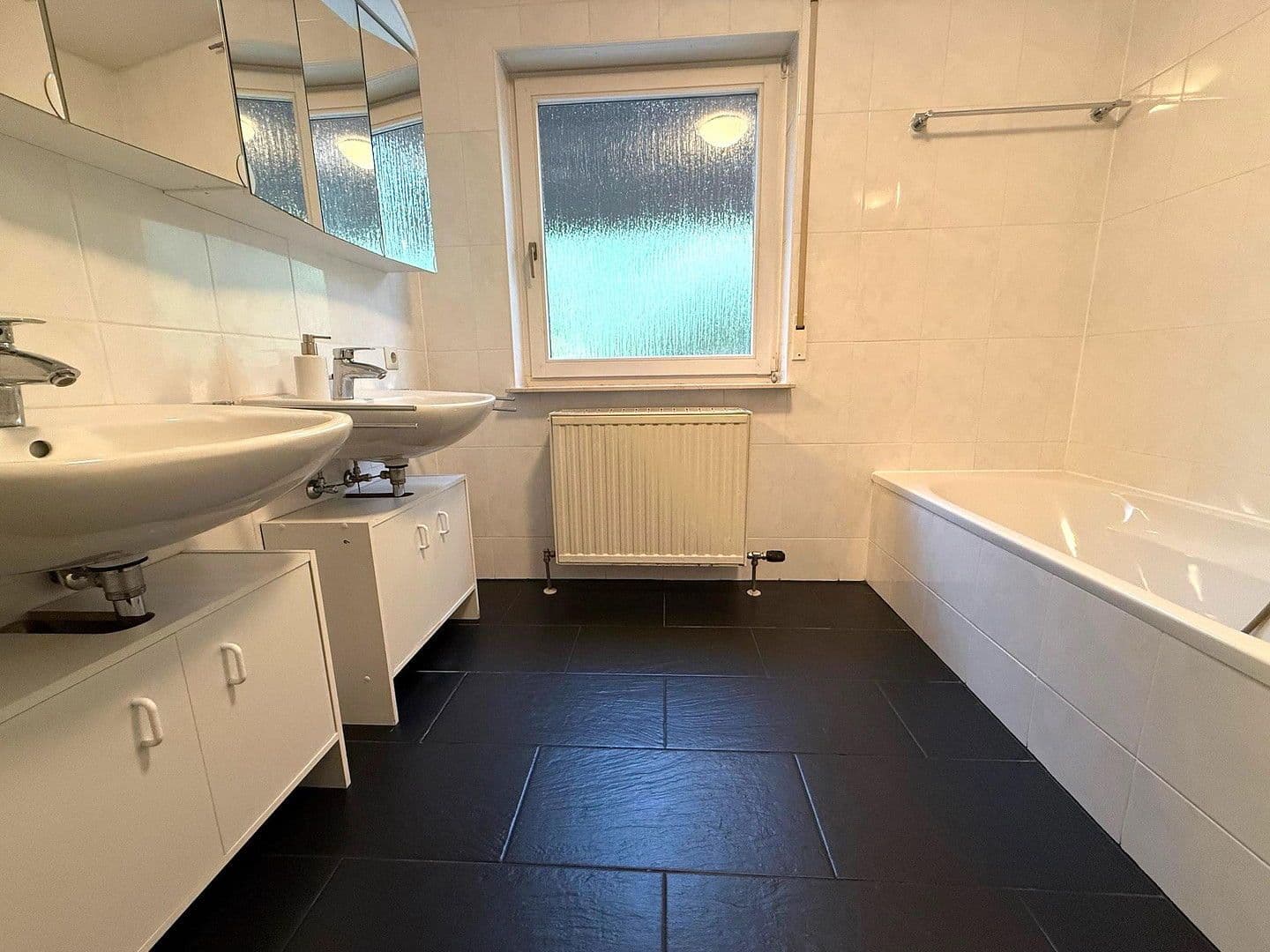 Predaj domu 208 m², pozemek 1.000 m², Im Schlot 14, Möckmühl, Bádensko-Wurttembersko Predaj domu 208 m², pozemek 1.000 m², Im Schlot 14, Möckmühl, Bádensko-Wurttembersko