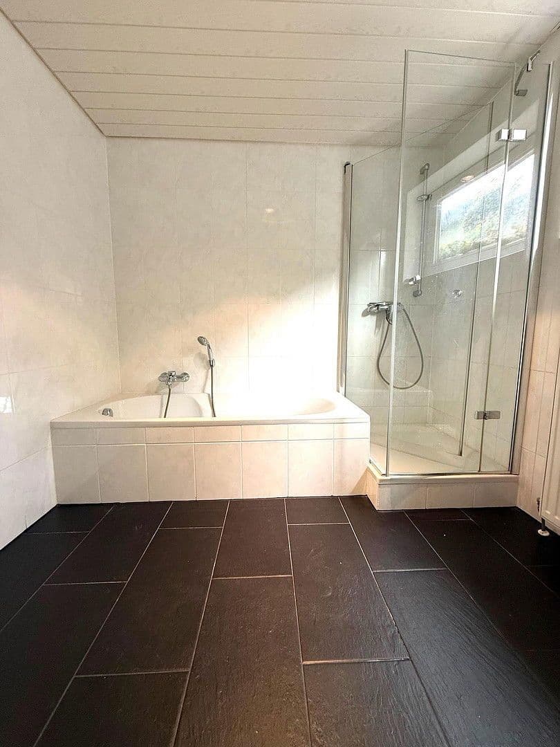 Predaj domu 208 m², pozemek 1.000 m², Im Schlot 14, Möckmühl, Bádensko-Wurttembersko Predaj domu 208 m², pozemek 1.000 m², Im Schlot 14, Möckmühl, Bádensko-Wurttembersko