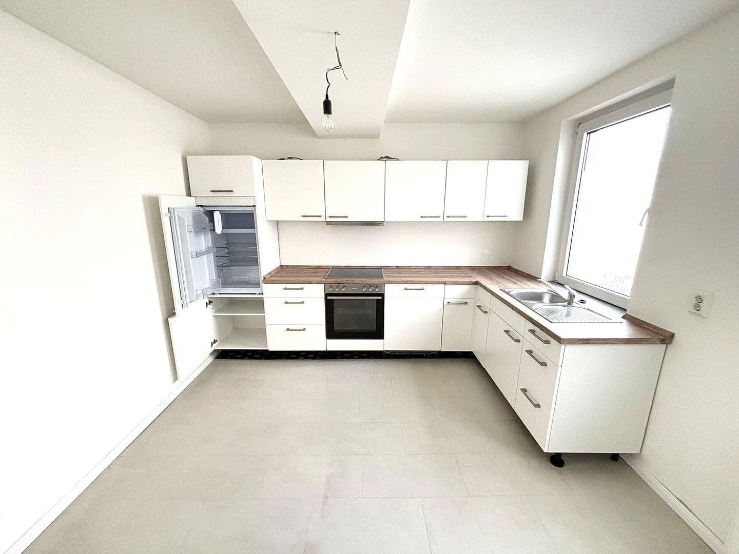 Prenájom bytu 3-izbový 118 m², Breiter Weg 226, Magdeburg, Sasko-Anhaltsko Prenájom bytu 3-izbový 118 m², Breiter Weg 226, Magdeburg, Sasko-Anhaltsko