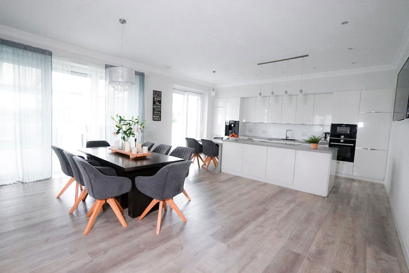 Predaj domu 280 m², pozemek 685 m², Löningen, Dolné Sasko Predaj domu 280 m², pozemek 685 m², Löningen, Dolné Sasko