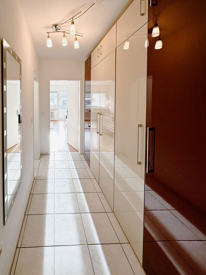 Prenájom bytu 1-izbový 35 m², München, Bavorsko Prenájom bytu 1-izbový 35 m², München, Bavorsko