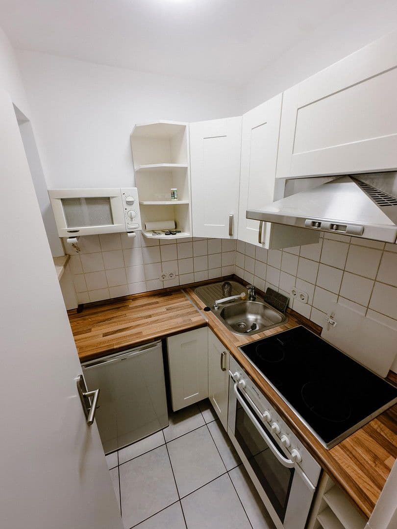 Prenájom bytu 1-izbový 35 m², München, Bavorsko Prenájom bytu 1-izbový 35 m², München, Bavorsko