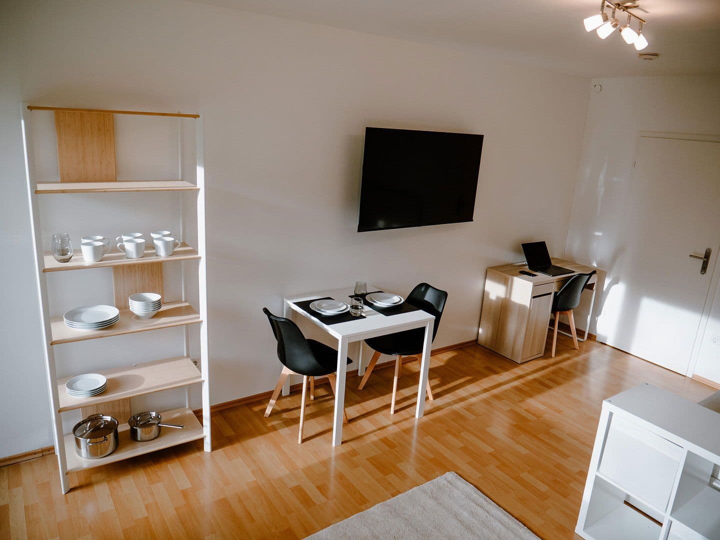 Prenájom bytu 1-izbový 35 m², München, Bavorsko Prenájom bytu 1-izbový 35 m², München, Bavorsko