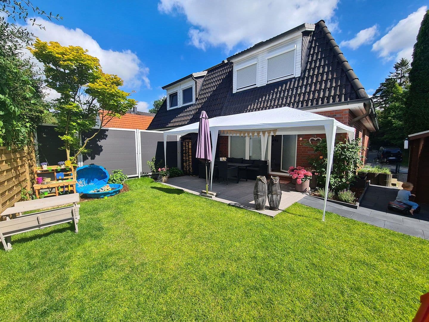 Predaj domu 100 m², pozemek 250 m², Rosengarten, Dolné Sasko Predaj domu 100 m², pozemek 250 m², Rosengarten, Dolné Sasko