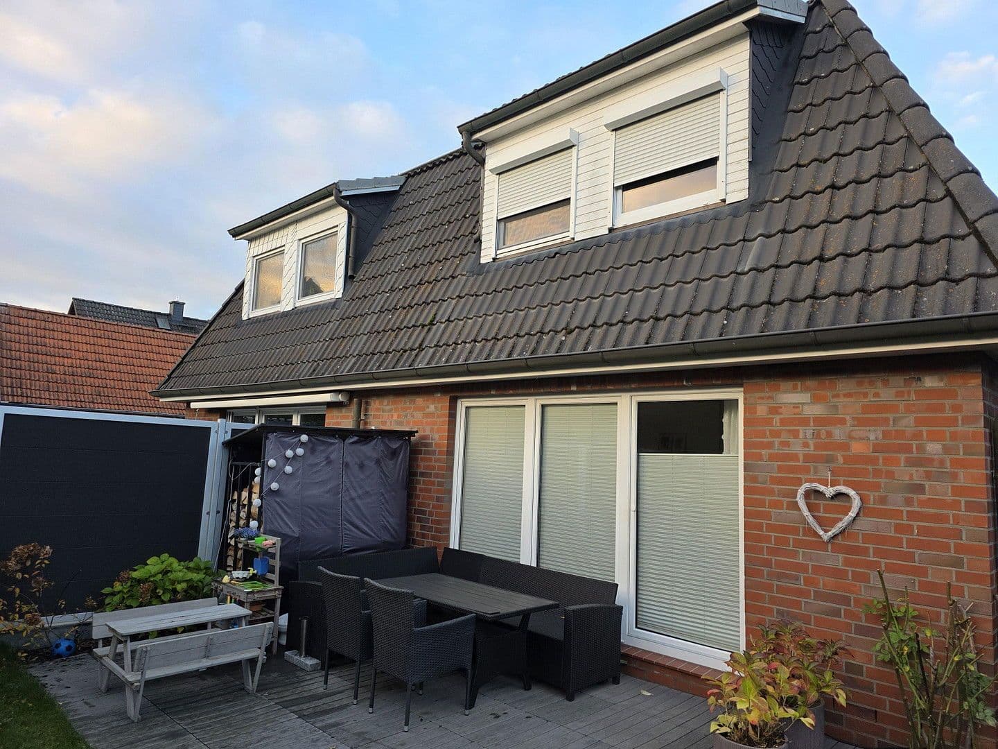 Predaj domu 100 m², pozemek 250 m², Rosengarten, Dolné Sasko Predaj domu 100 m², pozemek 250 m², Rosengarten, Dolné Sasko