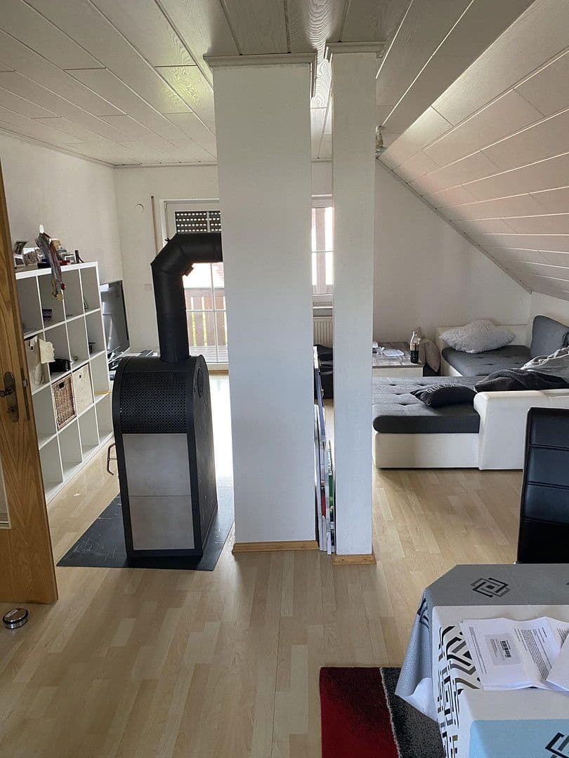 Prenájom bytu 5-izbový 125 m², Espangasse 19, Unterschneidheim, Bádensko-Wurttembersko Prenájom bytu 5-izbový 125 m², Espangasse 19, Unterschneidheim, Bádensko-Wurttembersko