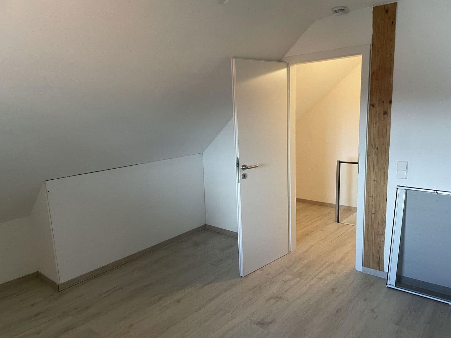 Prenájom bytu 5-izbový 125 m², Espangasse 19, Unterschneidheim, Bádensko-Wurttembersko Prenájom bytu 5-izbový 125 m², Espangasse 19, Unterschneidheim, Bádensko-Wurttembersko