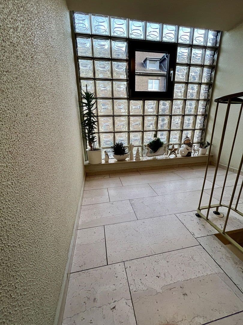 Prenájom bytu 3-izbový 64 m², Körnerstraße 97, Oberhausen, Severné Porýnie - Westfálsko Prenájom bytu 3-izbový 64 m², Körnerstraße 97, Oberhausen, Severné Porýnie - Westfálsko