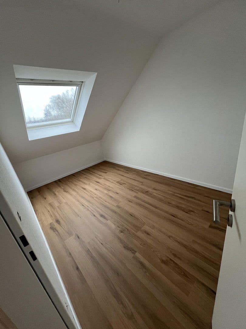 Prenájom bytu 3-izbový 64 m², Körnerstraße 97, Oberhausen, Severné Porýnie - Westfálsko Prenájom bytu 3-izbový 64 m², Körnerstraße 97, Oberhausen, Severné Porýnie - Westfálsko