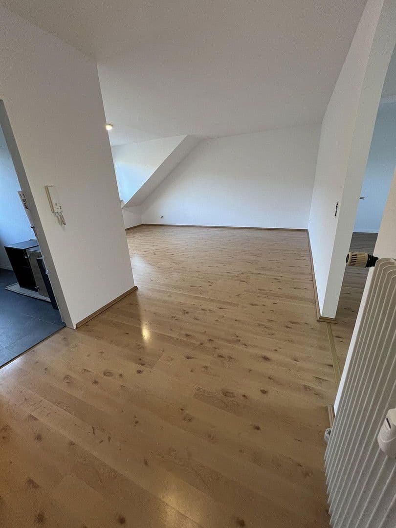 Prenájom bytu 3-izbový 64 m², Körnerstraße 97, Oberhausen, Severné Porýnie - Westfálsko Prenájom bytu 3-izbový 64 m², Körnerstraße 97, Oberhausen, Severné Porýnie - Westfálsko