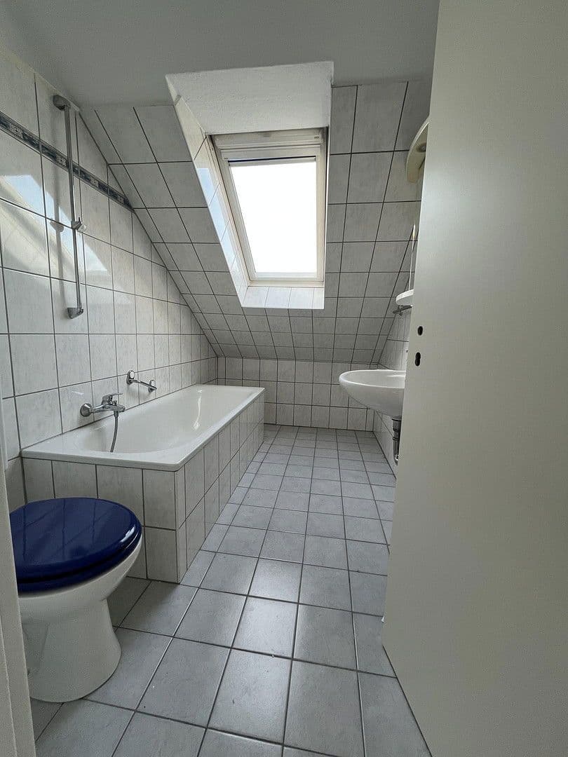 Prenájom bytu 3-izbový 64 m², Körnerstraße 97, Oberhausen, Severné Porýnie - Westfálsko Prenájom bytu 3-izbový 64 m², Körnerstraße 97, Oberhausen, Severné Porýnie - Westfálsko