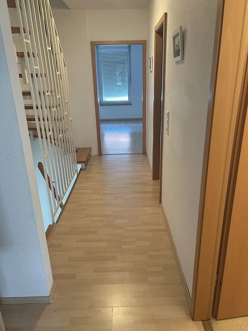 Prenájom domu 141 m², pozemek 160 m², Kaiserslautern, Porýnie-Falcko Prenájom domu 141 m², pozemek 160 m², Kaiserslautern, Porýnie-Falcko