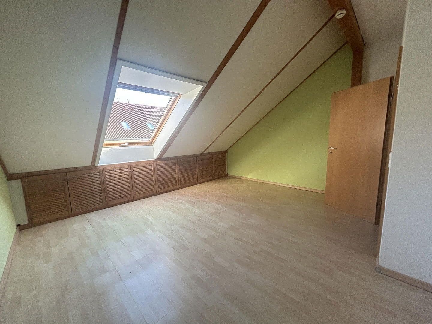 Prenájom domu 141 m², pozemek 160 m², Kaiserslautern, Porýnie-Falcko Prenájom domu 141 m², pozemek 160 m², Kaiserslautern, Porýnie-Falcko