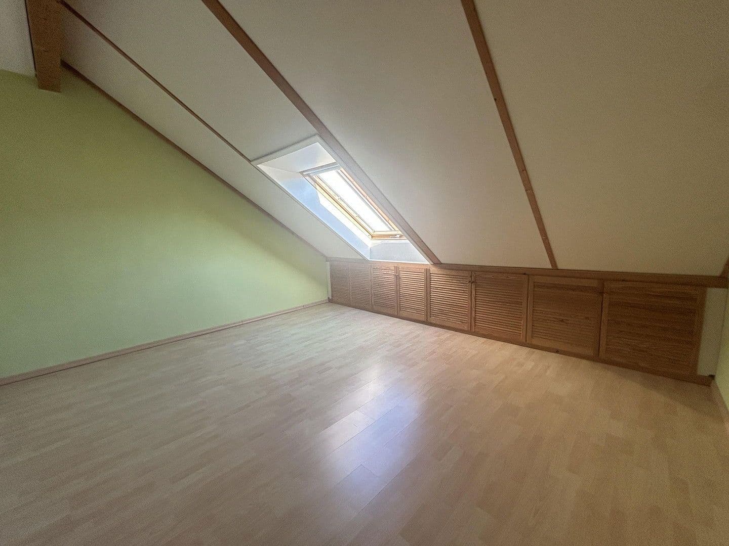 Prenájom domu 141 m², pozemek 160 m², Kaiserslautern, Porýnie-Falcko Prenájom domu 141 m², pozemek 160 m², Kaiserslautern, Porýnie-Falcko