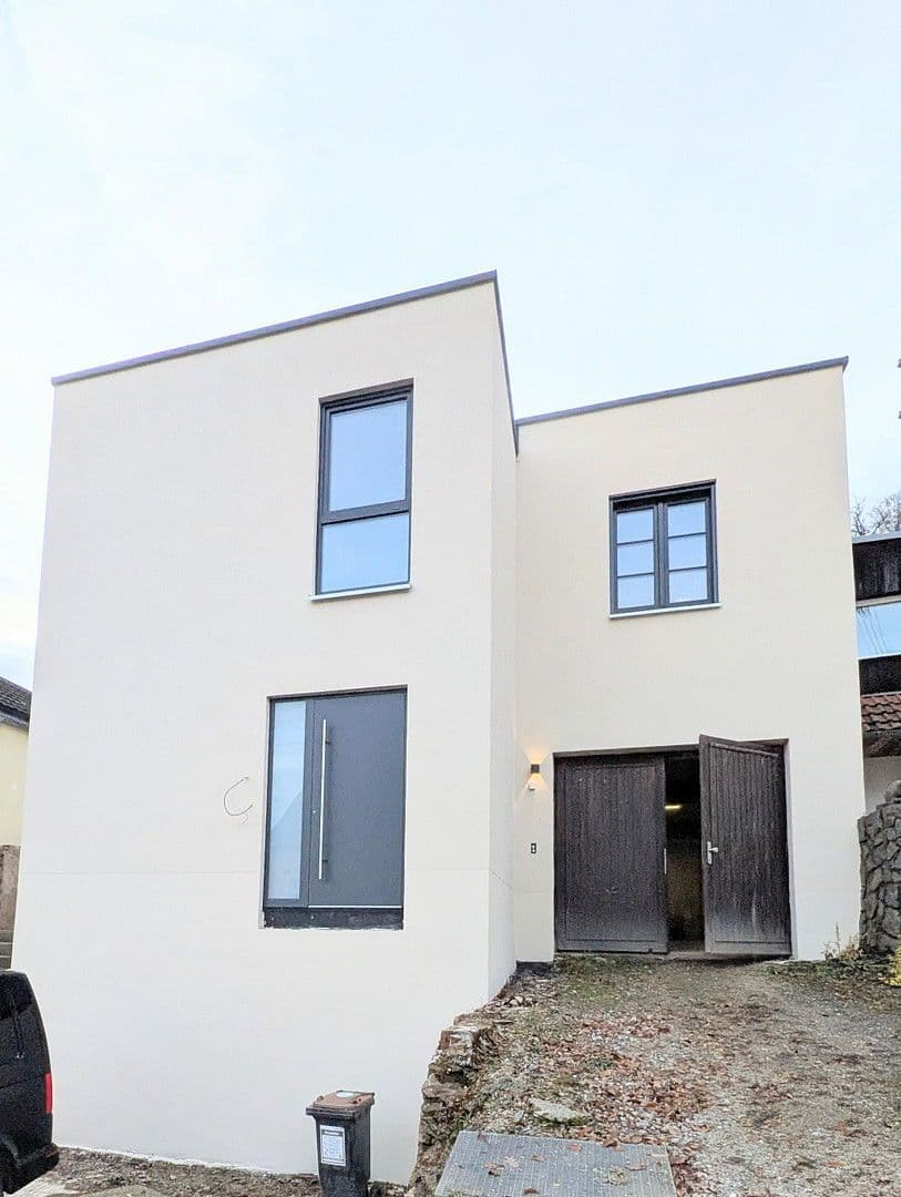 Predaj domu 261 m², pozemek 700 m², Oberfrohnaer Str. 135, Chemnitz, Sasko Predaj domu 261 m², pozemek 700 m², Oberfrohnaer Str. 135, Chemnitz, Sasko