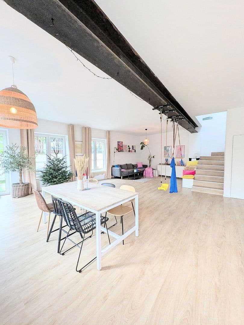 Predaj domu 261 m², pozemek 700 m², Oberfrohnaer Str. 135, Chemnitz, Sasko Predaj domu 261 m², pozemek 700 m², Oberfrohnaer Str. 135, Chemnitz, Sasko