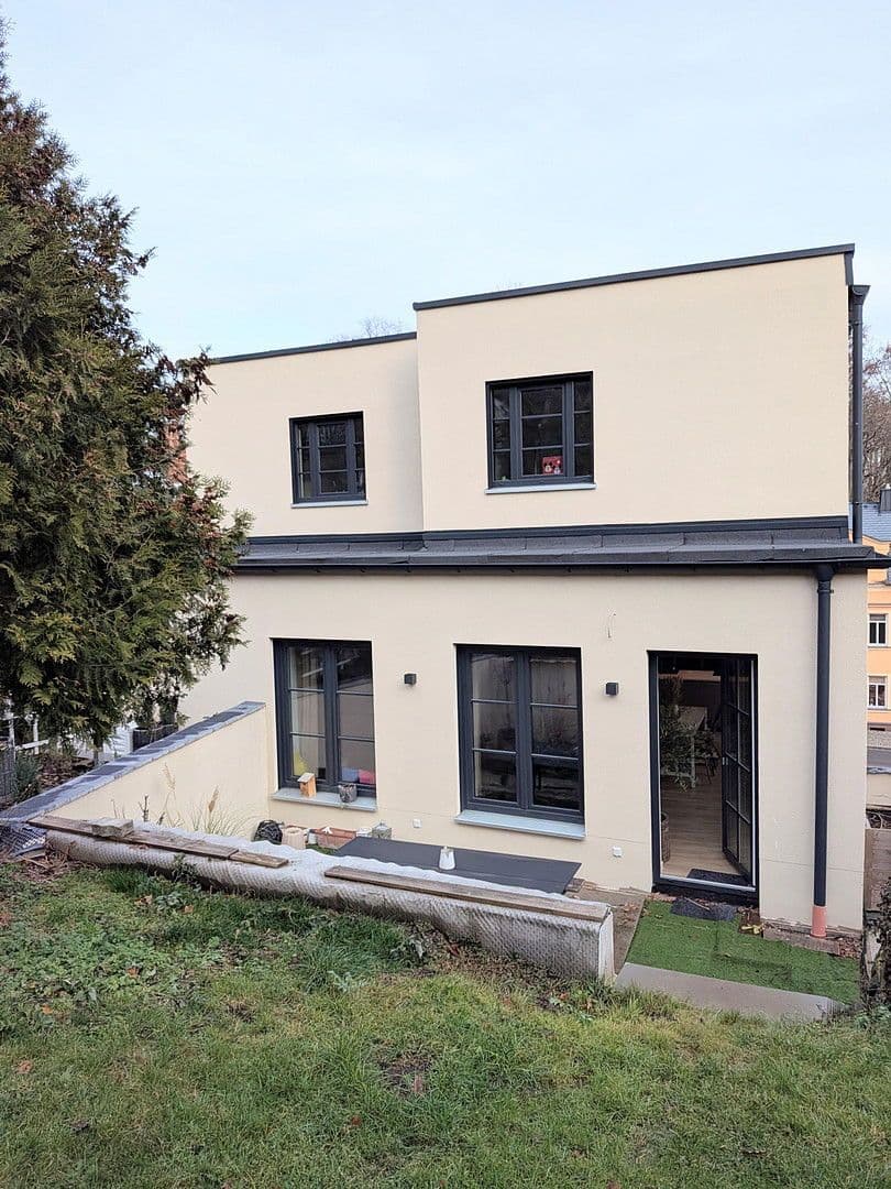 Predaj domu 261 m², pozemek 700 m², Oberfrohnaer Str. 135, Chemnitz, Sasko Predaj domu 261 m², pozemek 700 m², Oberfrohnaer Str. 135, Chemnitz, Sasko