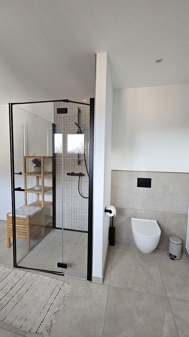 Predaj domu 261 m², pozemek 700 m², Oberfrohnaer Str. 135, Chemnitz, Sasko Predaj domu 261 m², pozemek 700 m², Oberfrohnaer Str. 135, Chemnitz, Sasko