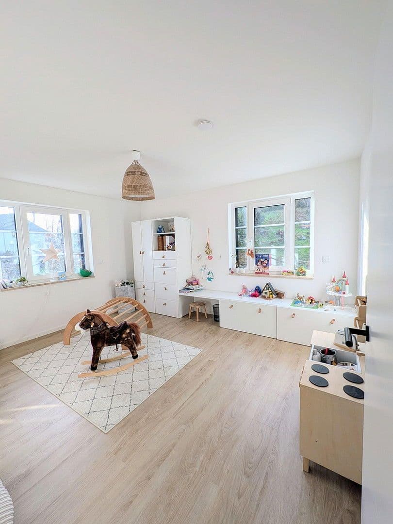 Predaj domu 261 m², pozemek 700 m², Oberfrohnaer Str. 135, Chemnitz, Sasko Predaj domu 261 m², pozemek 700 m², Oberfrohnaer Str. 135, Chemnitz, Sasko