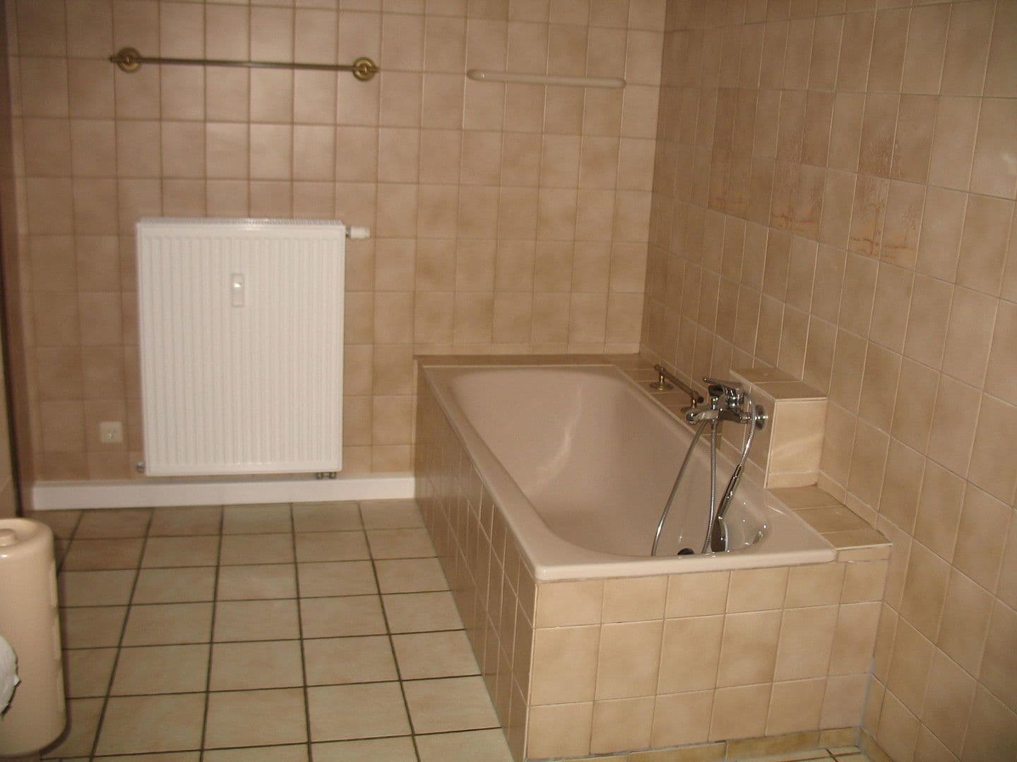 Prenájom bytu 5-izbový 174 m², Gänsfelderstraße 14, Zeltingen-Rachtig, Porýnie-Falcko Prenájom bytu 5-izbový 174 m², Gänsfelderstraße 14, Zeltingen-Rachtig, Porýnie-Falcko