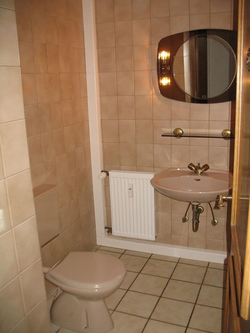 Prenájom bytu 5-izbový 174 m², Gänsfelderstraße 14, Zeltingen-Rachtig, Porýnie-Falcko Prenájom bytu 5-izbový 174 m², Gänsfelderstraße 14, Zeltingen-Rachtig, Porýnie-Falcko