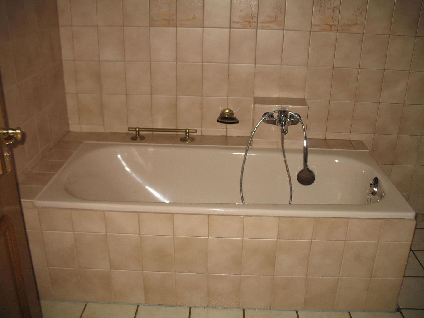 Prenájom bytu 5-izbový 174 m², Gänsfelderstraße 14, Zeltingen-Rachtig, Porýnie-Falcko Prenájom bytu 5-izbový 174 m², Gänsfelderstraße 14, Zeltingen-Rachtig, Porýnie-Falcko