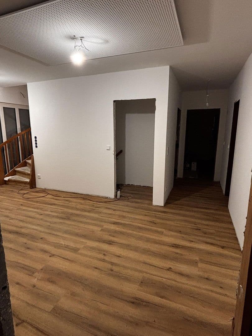 Prenájom domu 180 m², pozemek 811 m², Rellingen, Šlezvicko-Holštajnsko Prenájom domu 180 m², pozemek 811 m², Rellingen, Šlezvicko-Holštajnsko
