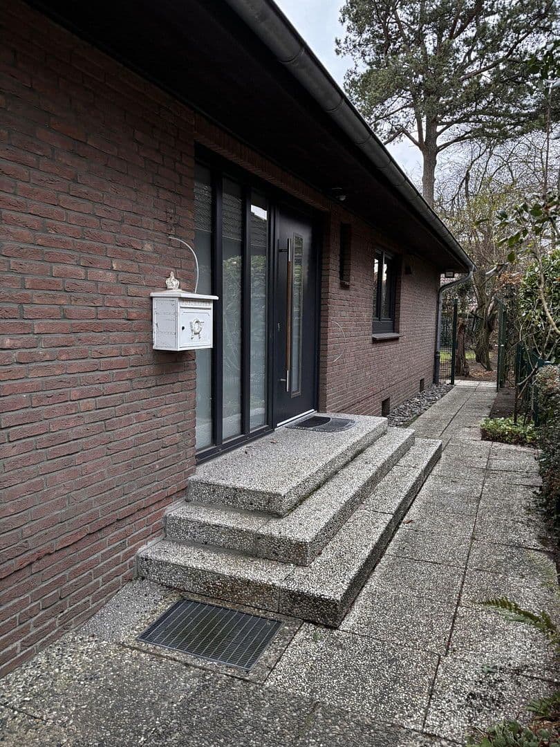 Prenájom domu 180 m², pozemek 811 m², Rellingen, Šlezvicko-Holštajnsko Prenájom domu 180 m², pozemek 811 m², Rellingen, Šlezvicko-Holštajnsko