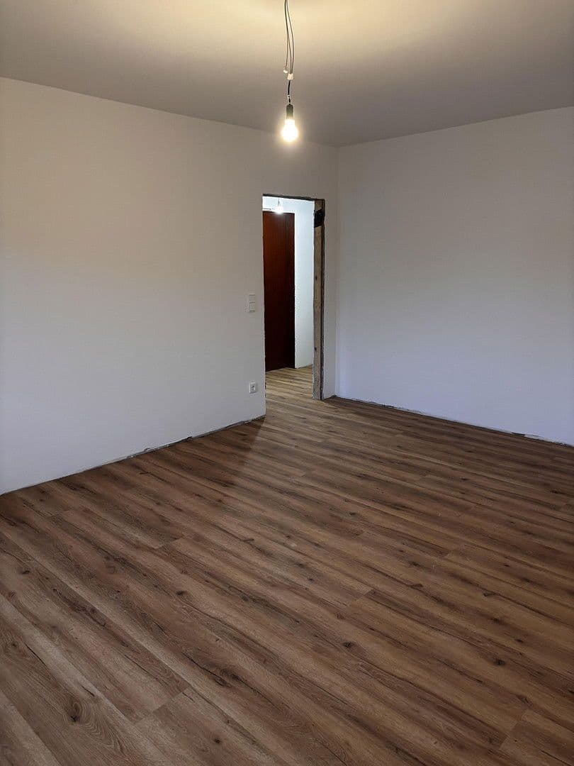 Prenájom domu 180 m², pozemek 811 m², Rellingen, Šlezvicko-Holštajnsko Prenájom domu 180 m², pozemek 811 m², Rellingen, Šlezvicko-Holštajnsko