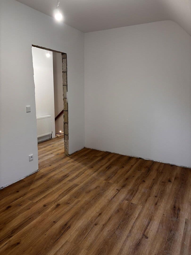 Prenájom domu 180 m², pozemek 811 m², Rellingen, Šlezvicko-Holštajnsko Prenájom domu 180 m², pozemek 811 m², Rellingen, Šlezvicko-Holštajnsko